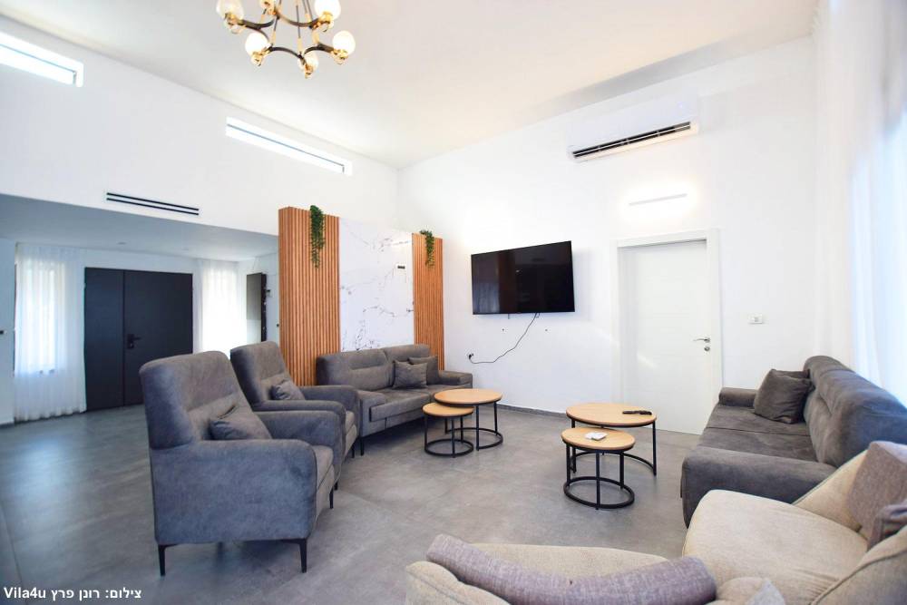 170129 גלרית פנים, מאור בכנרת, וילה  במגדל וילות - Vila 4 U