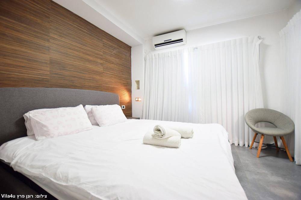 170136 גלרית פנים, מאור בכנרת, וילה  במגדל וילות - Vila 4 U