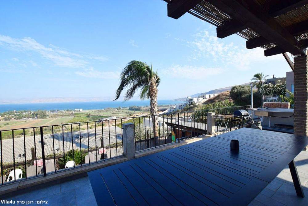 170151 המתחם החיצוני, מאור בכנרת, וילה  במגדל וילות - Vila 4 U