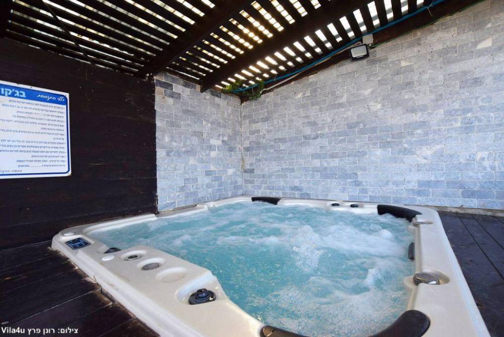 170156 המתחם החיצוני, מאור בכנרת, וילה  במגדל וילות - Vila 4 U