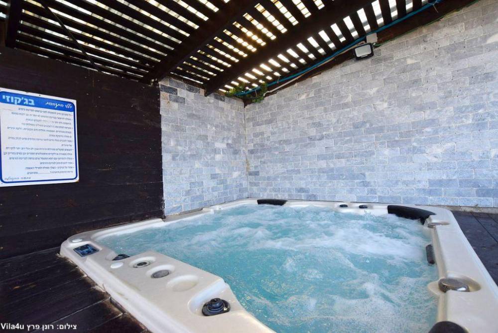 170160 המתחם החיצוני, מאור בכנרת, וילה  במגדל וילות - Vila 4 U