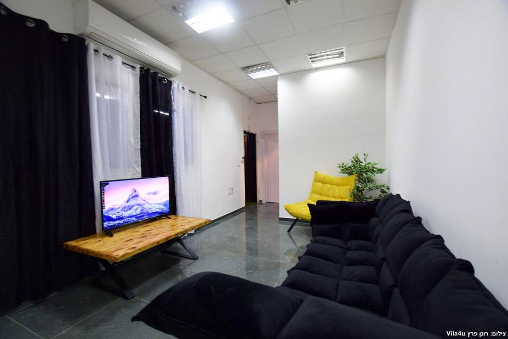 170810 גלרית פנים, מתחם אופוריה נתניה, וילה  בנתניה וילות - Vila 4 U