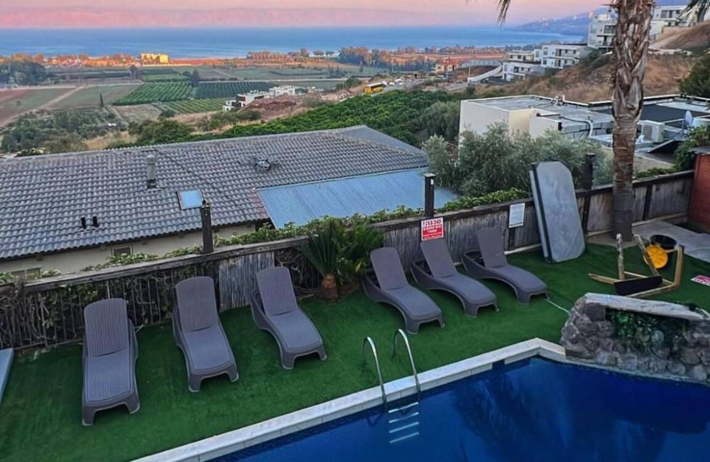 176444 המתחם החיצוני, מאור בכנרת, וילה  במגדל וילות - Vila 4 U