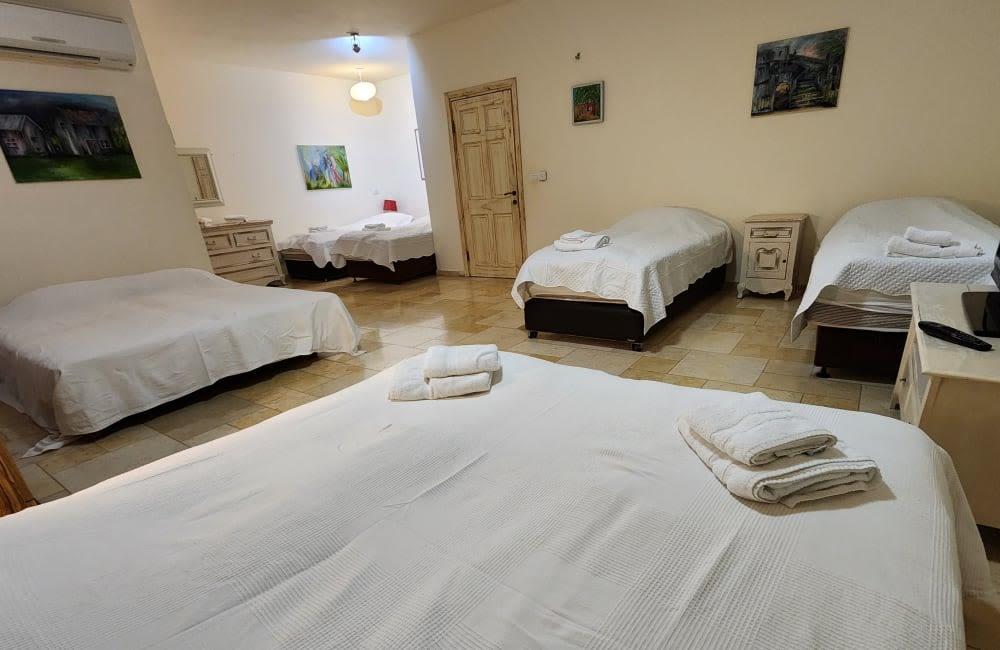 181840 פנים הוילה, וילה מגדל, וילה  במגדל וילות - Vila 4 U