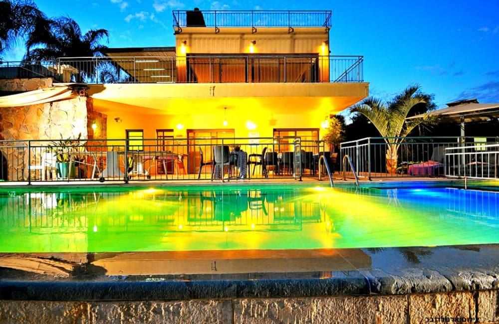 181862 חצר בריכה ונוף, וילה מגדל, וילה  במגדל וילות - Vila 4 U