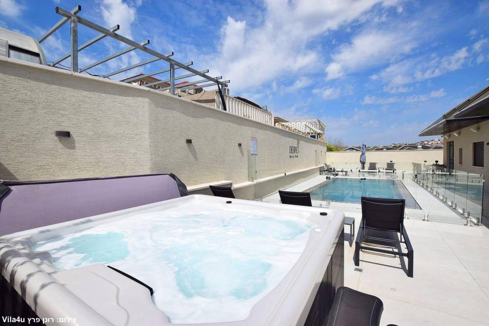 183338 מתחם חיצוני, וילה דיזאייר בוטיק, וילה  בספסופה וילות - Vila 4 U