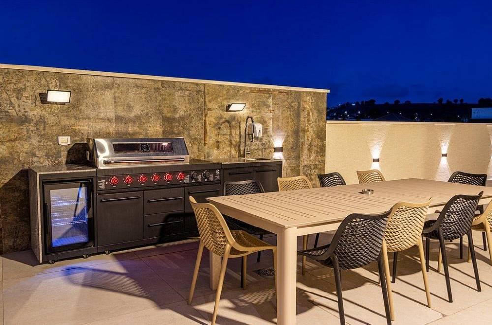 183350 המתחם בלילה, וילה דיזאייר בוטיק, וילה  בספסופה וילות - Vila 4 U