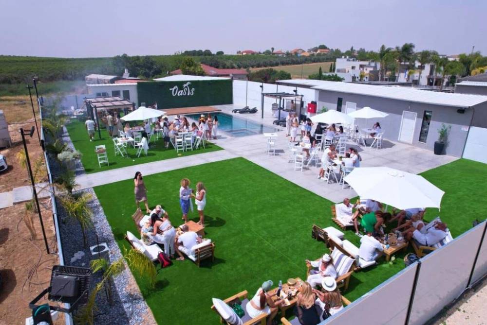 183378 חוגגים אצלנו, אואזיס, וילה  בשדה צבי וילות - Vila 4 U