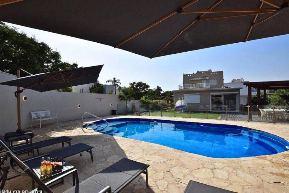 184573 המתחם החיצוני, אחוזת תבור, וילה  באחוזת ברק וילות - Vila 4 U