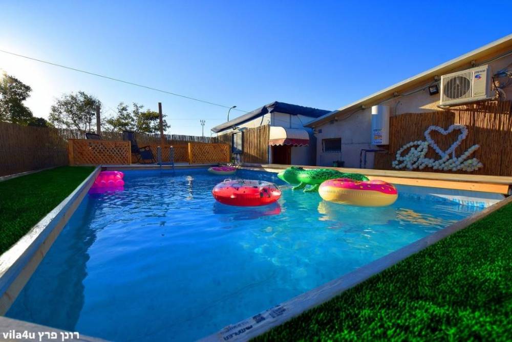 189741 מתחם חיצוני, פארטי טיים לופט, וילה  במצליח וילות - Vila 4 U