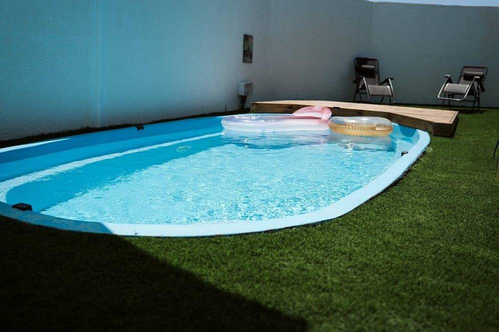 194194 מתחם החצר, חפציבה ריזורט, וילה  בחדרה וילות - Vila 4 U