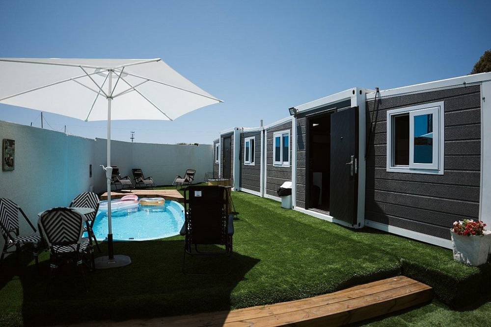 194197 מתחם החצר, חפציבה ריזורט, וילה  בחדרה וילות - Vila 4 U