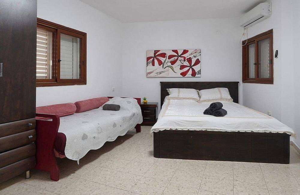 195081 גלריה כללית, שלווה במושבה - אירוח כפרי, וילה  במגדל וילות - Vila 4 U