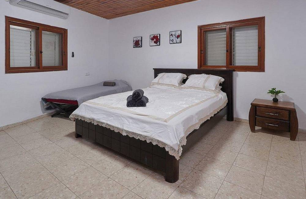 195128 גלרית פנים, שלווה במושבה - אירוח כפרי, וילה  במגדל וילות - Vila 4 U