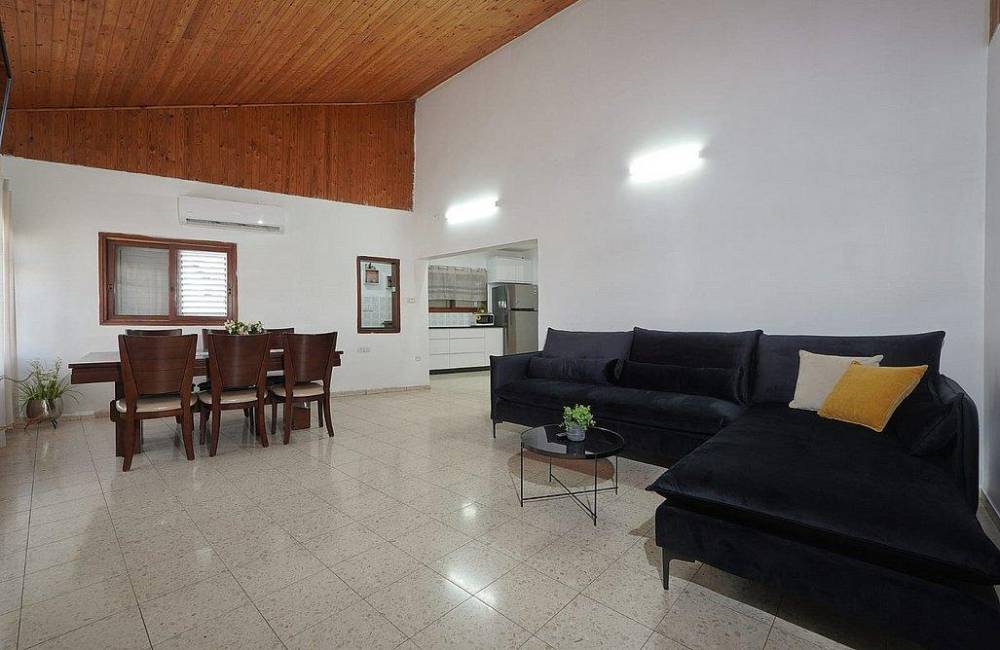 195129 גלרית פנים, שלווה במושבה - אירוח כפרי, וילה  במגדל וילות - Vila 4 U