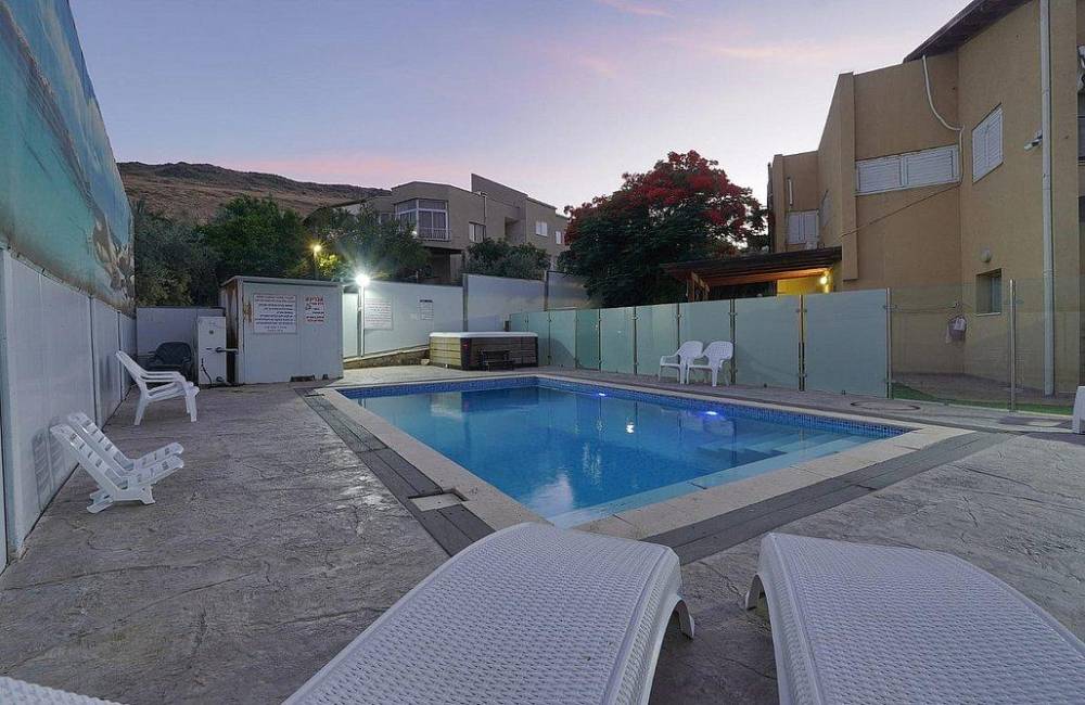 195159 גלרית חוץ, שלווה במושבה - אירוח כפרי, וילה  במגדל וילות - Vila 4 U