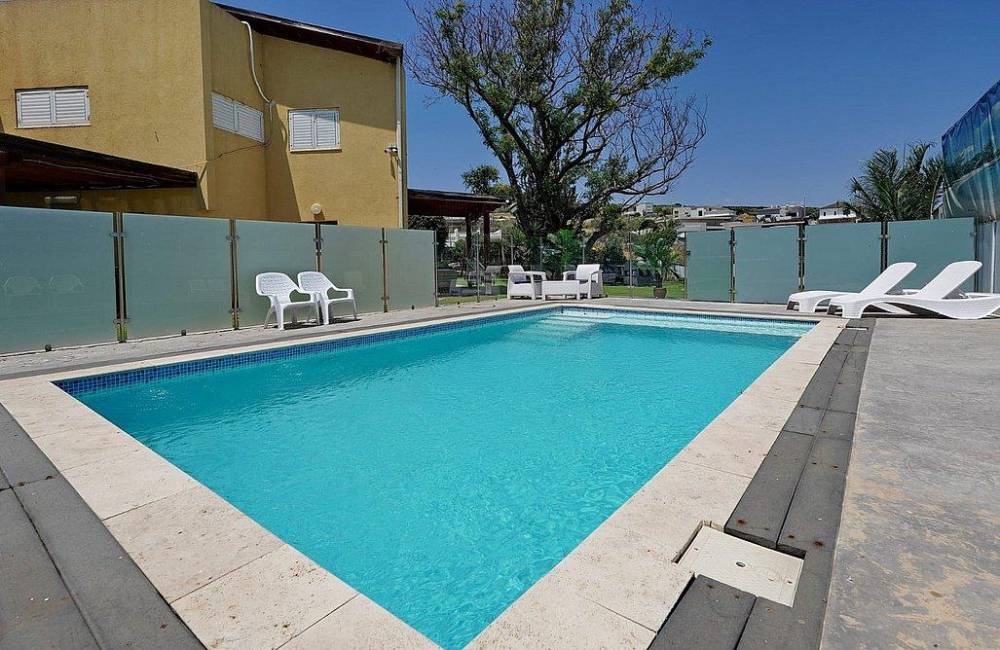 195160 גלרית חוץ, שלווה במושבה - אירוח כפרי, וילה  במגדל וילות - Vila 4 U