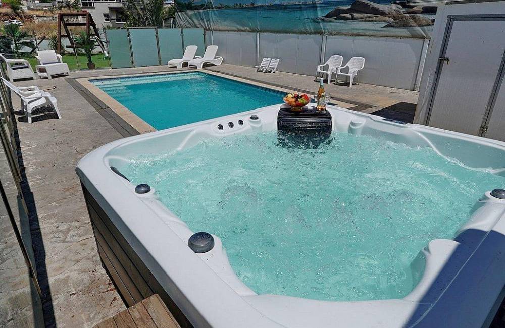 195166 גלרית חוץ, שלווה במושבה - אירוח כפרי, וילה  במגדל וילות - Vila 4 U