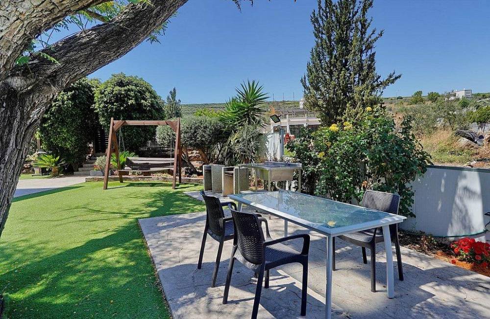 195175 גלרית חוץ, שלווה במושבה - אירוח כפרי, וילה  במגדל וילות - Vila 4 U