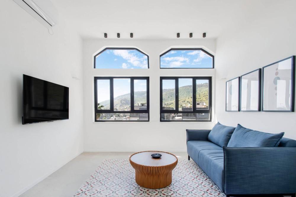 197183 סוויטות 3+4 שקד ורום, יו ג'י בוטיק - UG Boutique Apartment hotel, וילה  בטבריה וילות - Vila 4 U