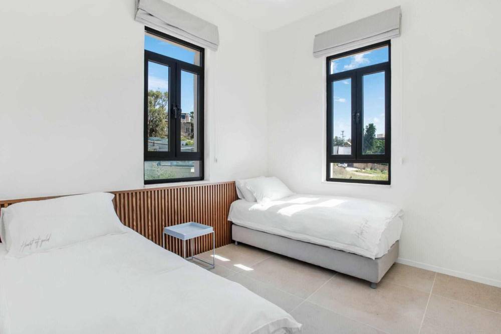 197197 סוויטות 3+4 שקד ורום, יו ג'י בוטיק - UG Boutique Apartment hotel, וילה  בטבריה וילות - Vila 4 U