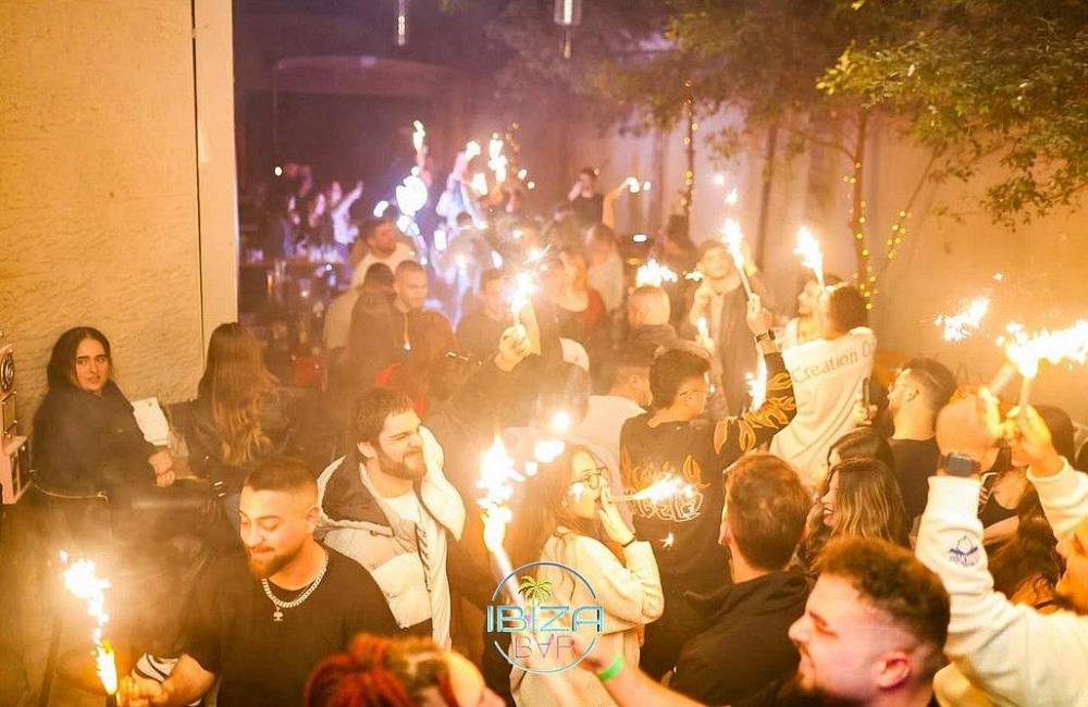 197854 גלריה כללית, איביזה בר - Ibiza Bar, וילה  בראשון לציון וילות - Vila 4 U