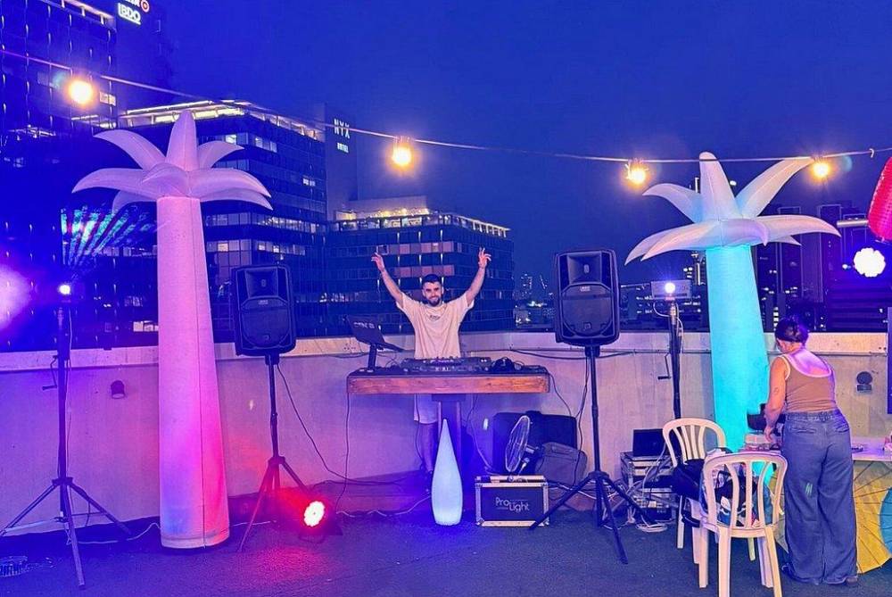 198126 גלריה כללית, אלמאגו רוף תל אביב, וילה  בתל אביב וילות - Vila 4 U