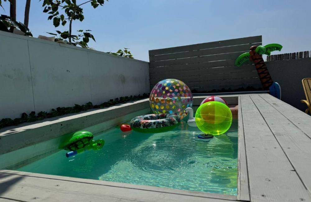 198167 מתחם הבריכה, לופט יולו תל אביב YOLO TLV, וילה  בתל אביב וילות - Vila 4 U