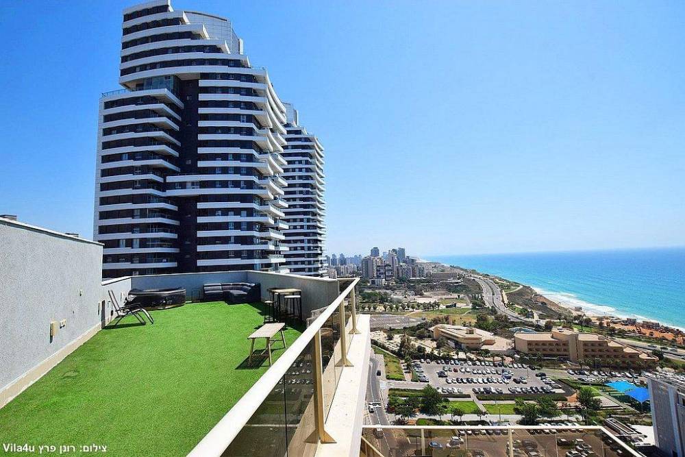 200093 הנוף מהמתחם, מתחם הקומה ה18 איוונטס, וילה  בנתניה וילות - Vila 4 U