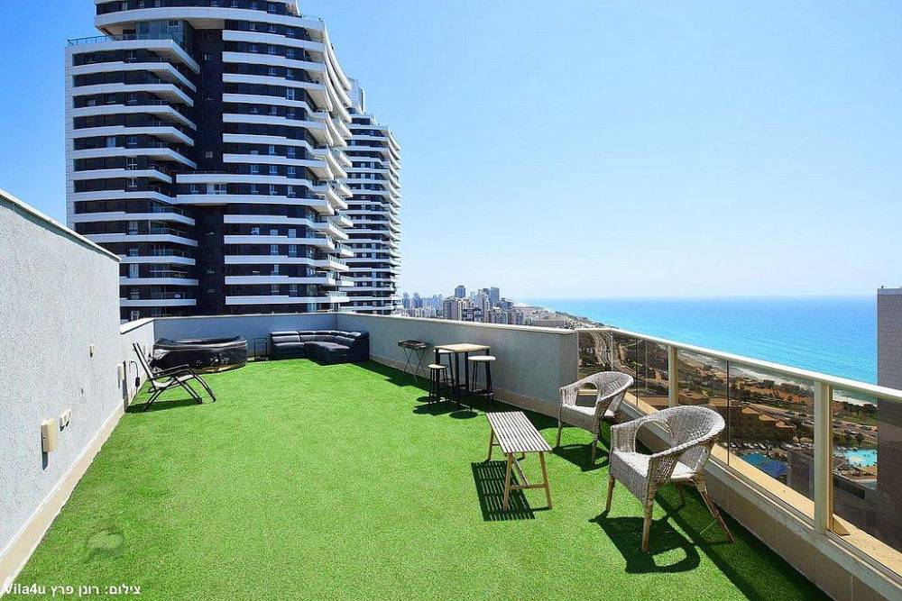 200094 הנוף מהמתחם, מתחם הקומה ה18 איוונטס, וילה  בנתניה וילות - Vila 4 U