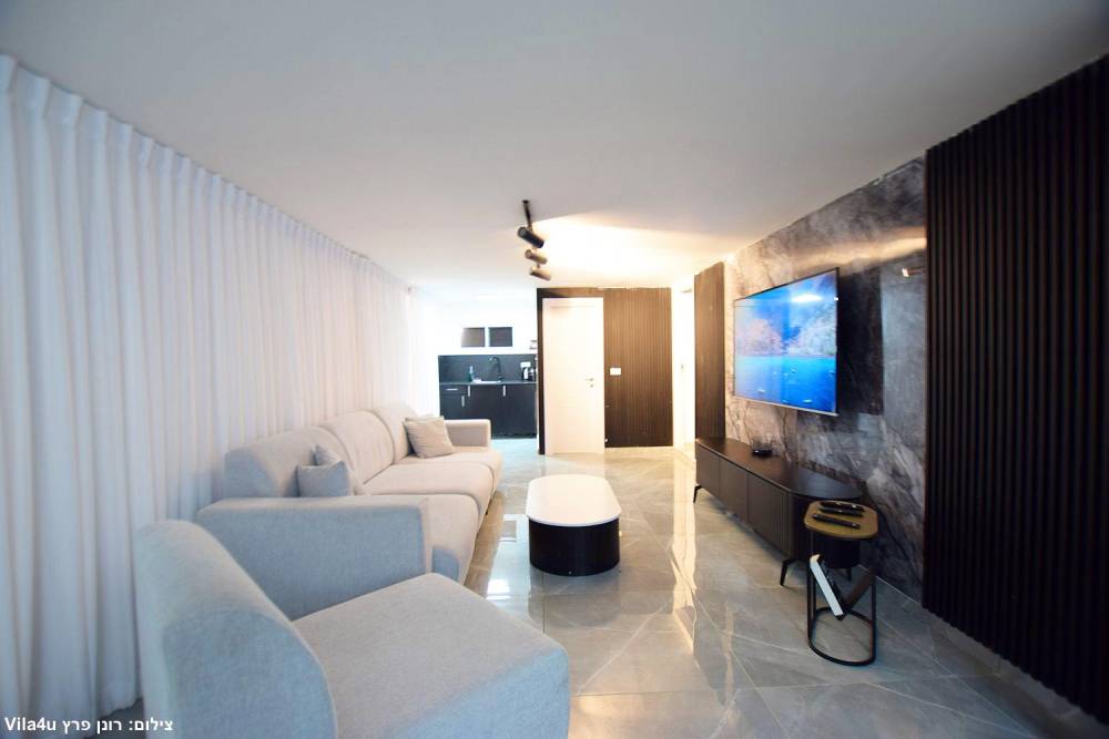 201818 גלרית פנים, וילת השחר, וילה  בעין יעקב וילות - Vila 4 U