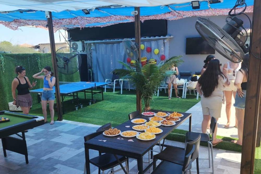 202780 אירועים אצלנו, גארדן פליי - Garden Fly, וילה  בנס ציונה וילות - Vila 4 U