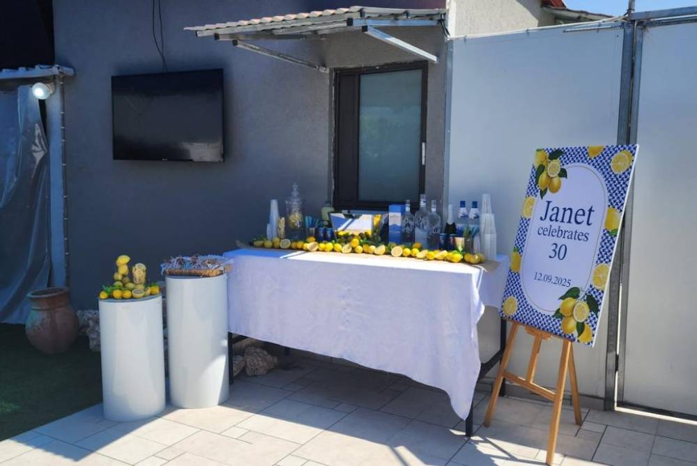 203286 אירועים אצלנו, גארדן פליי - Garden Fly, וילה  בנס ציונה וילות - Vila 4 U