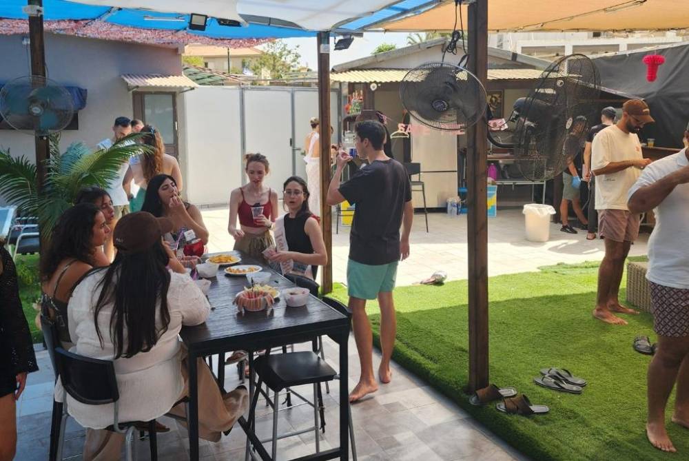 204324 אירועים אצלנו, גארדן פליי - Garden Fly, וילה  בנס ציונה וילות - Vila 4 U