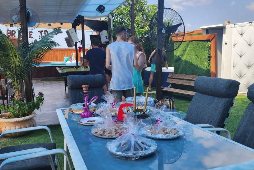 204325 אירועים אצלנו, גארדן פליי - Garden Fly, וילה  בנס ציונה וילות - Vila 4 U