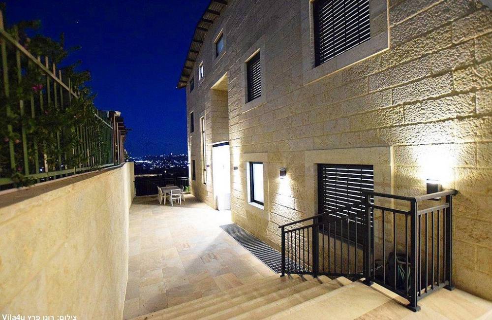 208726 חצר ונוף, וילה נווה שמואל אינדיגו, וילה  בגבעת זאב וילות - Vila 4 U