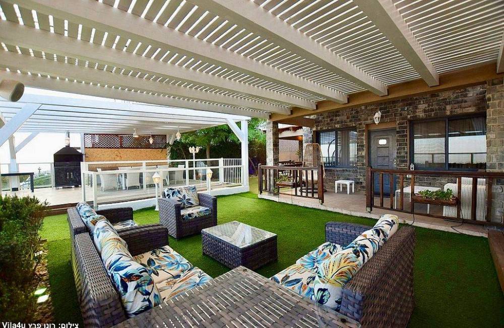 209551 מתחם החוץ המשקיף לכנרת, וילה סלו מול הכנרת, וילה  בנוף כנרת וילות - Vila 4 U