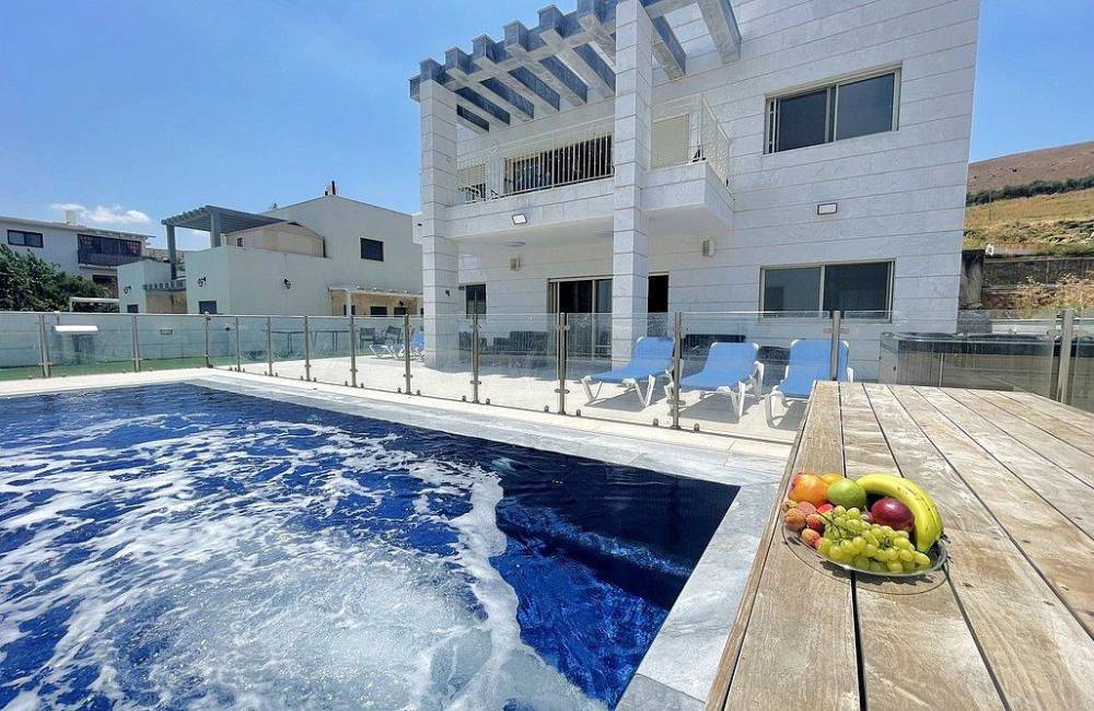 211158 וילה לבנה יבנאל, וילה לבנה יבנאל, וילה  ביבנאל וילות - Vila 4 U