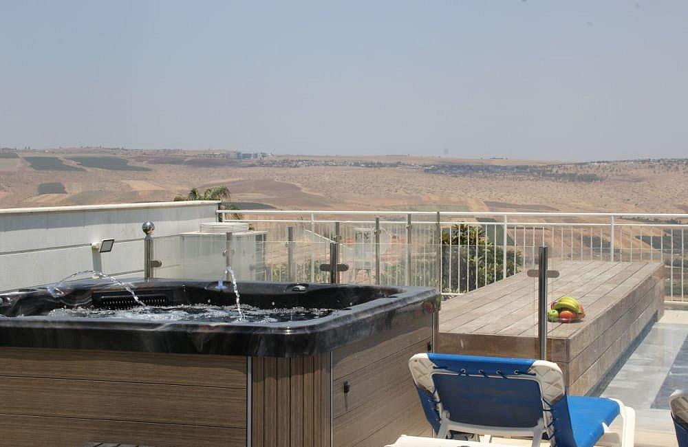 211178 מתחם חיצוני, וילה לבנה יבנאל, וילה  ביבנאל וילות - Vila 4 U