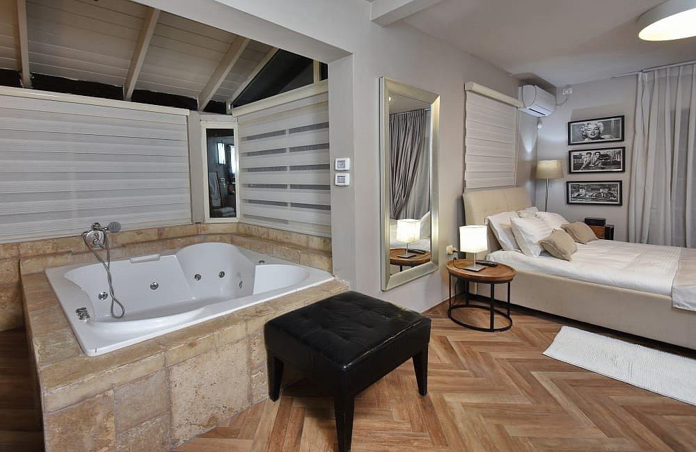 213375 גלרית פנים, וילה מצפה הוד, וילה  בפוריה כפר עבודה וילות - Vila 4 U