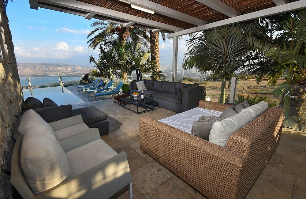 213406 גלרית חוץ, וילה מצפה הוד, וילה  בפוריה כפר עבודה וילות - Vila 4 U