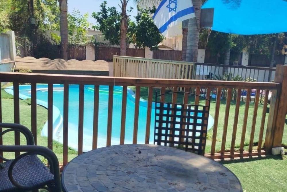 214397 גלריית החצר, אלוהה האוס - Aloha House, וילה  בפרדס חנה כרכור וילות - Vila 4 U