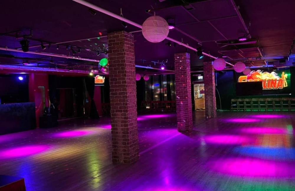 215127 אולם 1, מתחם גסולינה ראשון לציון, וילה  בראשון לציון וילות - Vila 4 U