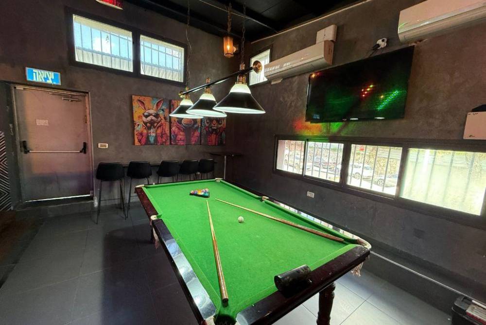 215694 הסנוקר והג'קוזי, לי לופט - LE LOFT, וילה  בירושלים וילות - Vila 4 U