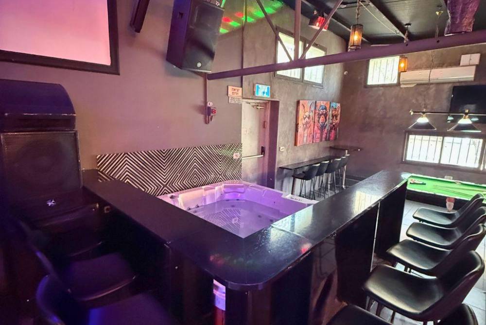 215696 הסנוקר והג'קוזי, לי לופט - LE LOFT, וילה  בירושלים וילות - Vila 4 U