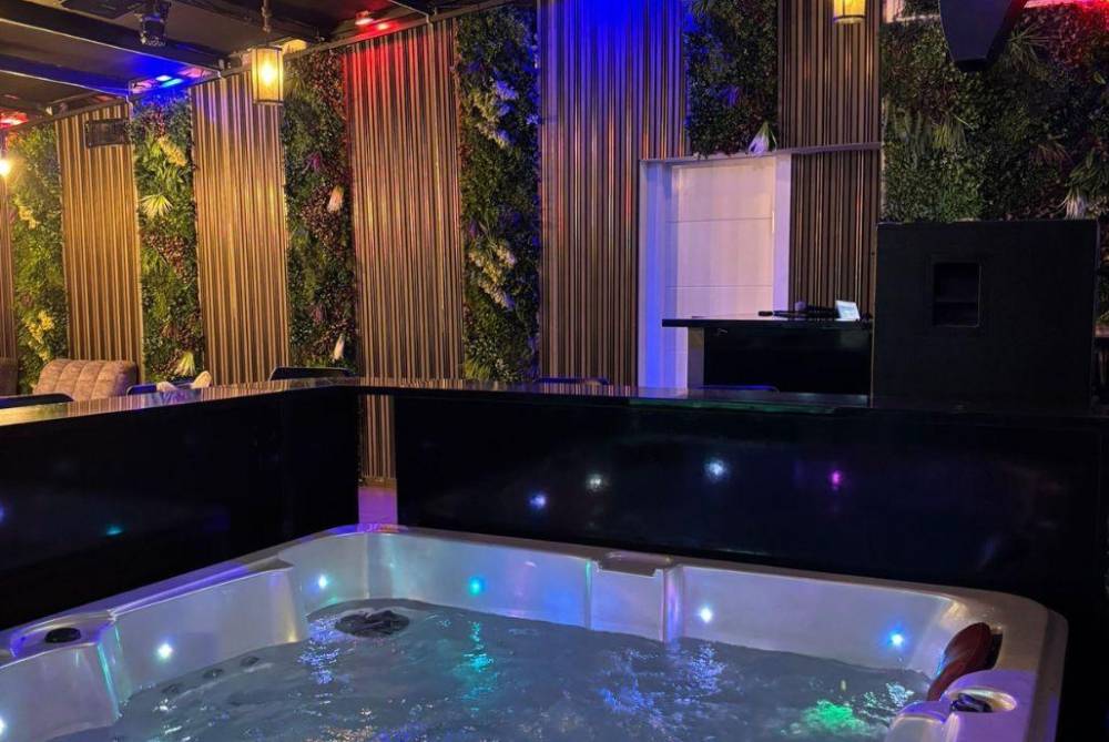 215699 הסנוקר והג'קוזי, לי לופט - LE LOFT, וילה  בירושלים וילות - Vila 4 U