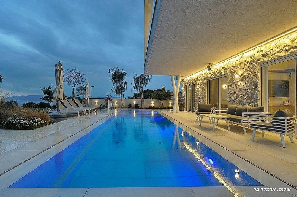 216284 סאן ריזורט - המתחם החיצוני בערב, סאן ריזורט, וילה  באמנון וילות - Vila 4 U