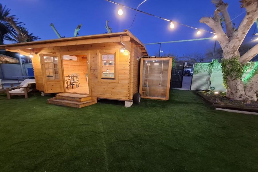 217132 מתחם חיצוני הבריכה והג'קוזי, כפר הים, וילה  בנתניה וילות - Vila 4 U