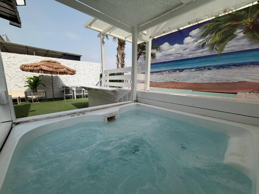 217210 המתחם החיצוני, וילה אופוריה, וילה  באור עקיבא וילות - Vila 4 U