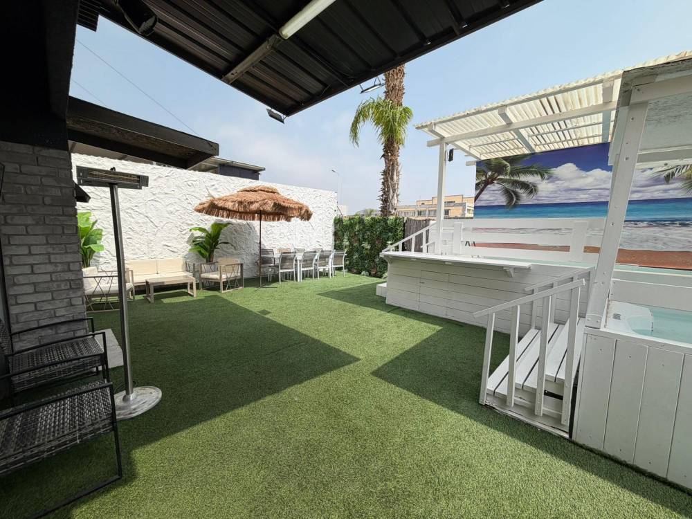 217255 המתחם החיצוני, מתחם אופוריה, וילה  באור עקיבא וילות - Vila 4 U